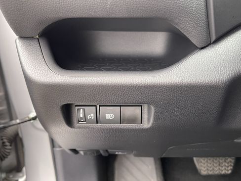 Certified 2025 Toyota RAV4 XLE AWD/4WD image 25