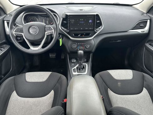 Used 2014 Jeep Cherokee Sport image 15