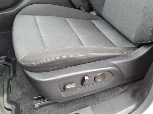 Used 2023 Chevrolet Colorado Trail Boss w/ Technology Package AWD/4WD image 10