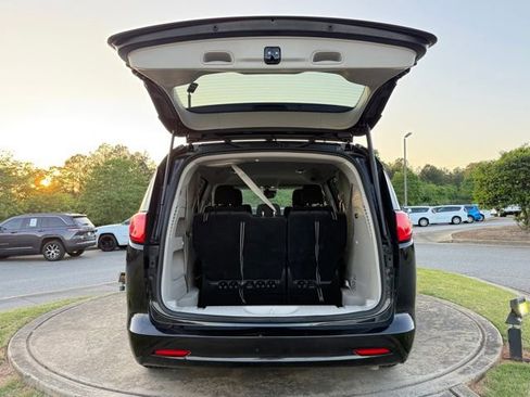 Used 2023 Chrysler Voyager LX FWD image 30
