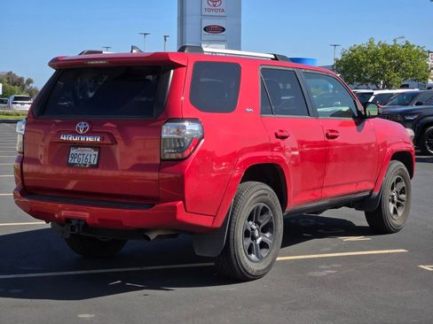 Used 2021 Toyota 4Runner SR5 AWD/4WD image 3