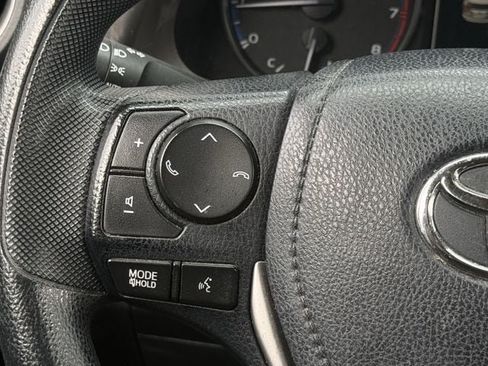 Used 2018 Toyota RAV4 LE FWD image 14