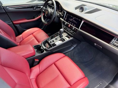 Used 2026 Porsche Macan AWD/4WD image 4
