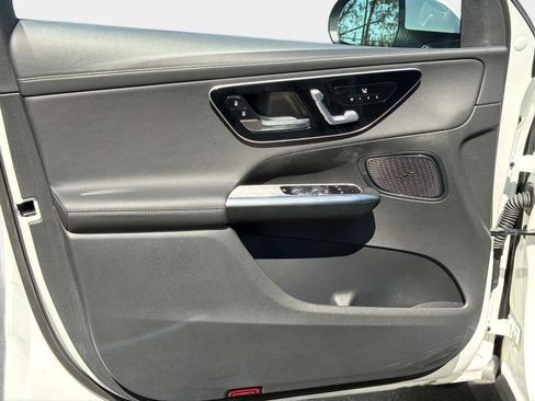 Used 2025 Mercedes-Benz GLC 300 image 35