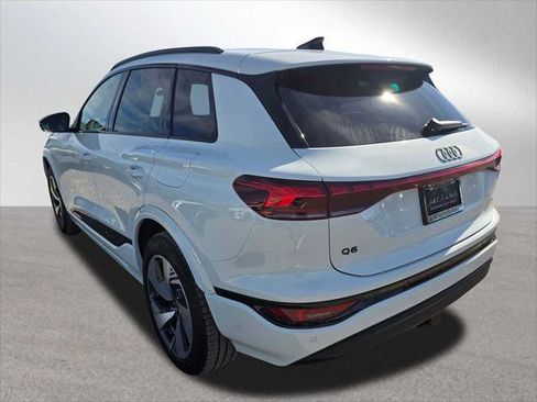New 2025 Audi Q6 e-tron Premium image 5