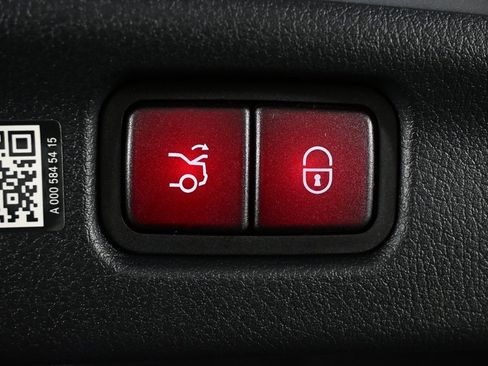 Used 2025 Mercedes-Benz C 43 AMG 4MATIC Sedan image 27