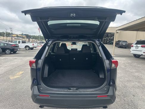 Used 2021 Toyota RAV4 XLE AWD/4WD image 23