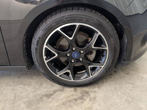 Used 2014 Ford Focus SE w/ Equipment Group 201A FWD image 46