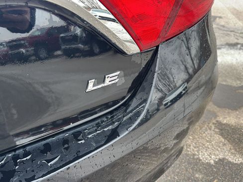 Used 2015 Toyota Camry LE image 6