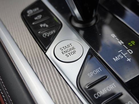 Used 2025 BMW M850i xDrive image 64