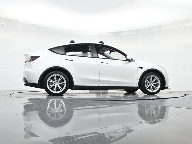 Used 2022 Tesla Model Y Long Range AWD/4WD image 31