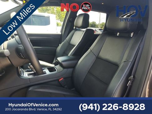 Used 2019 Jeep Grand Cherokee Laredo w/ Laredo X Package RWD image 21