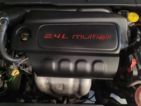 Used 2018 Jeep Compass Latitude AWD/4WD image 30