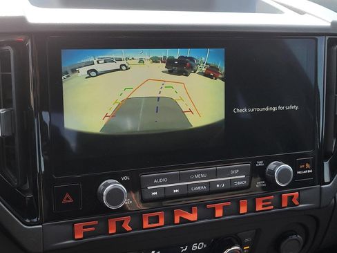 Used 2025 Nissan Frontier PRO-4X AWD/4WD image 28