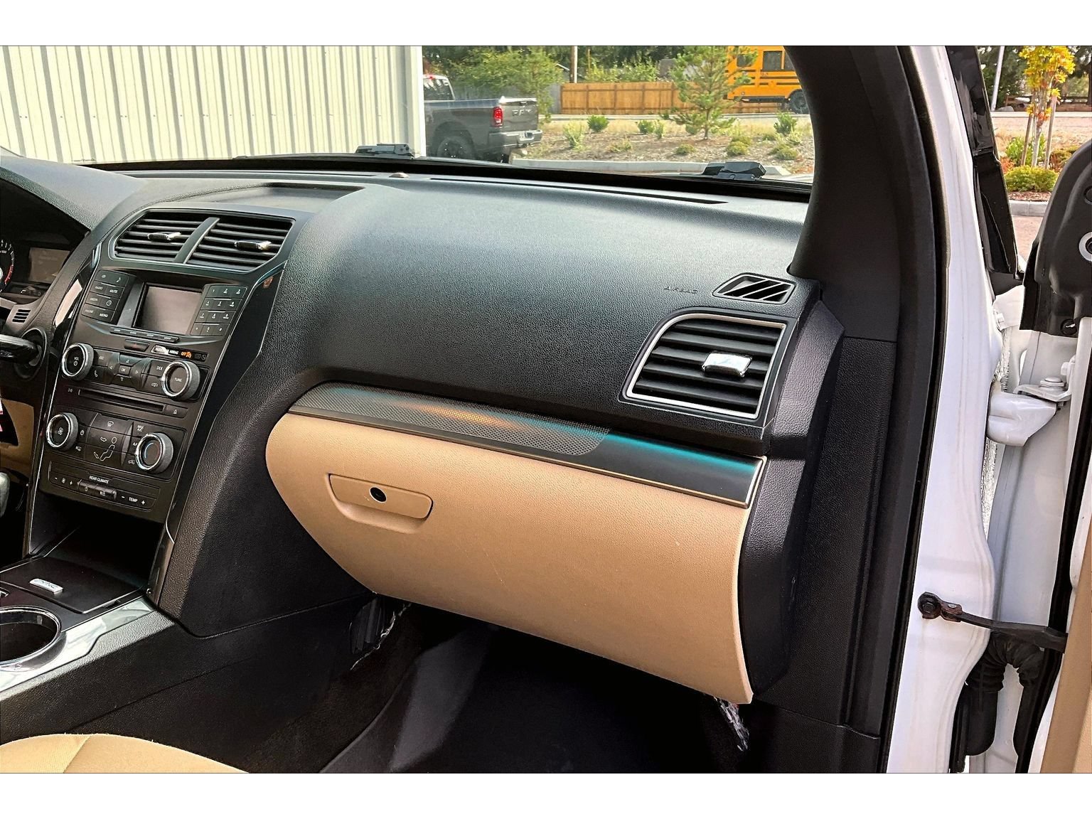 Used 2016 Ford Explorer 4WD image 16