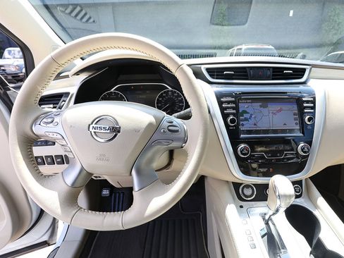 Used 2016 Nissan Murano Platinum w/ Platinum Technology Package AWD/4WD image 12