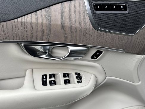 Used 2023 Volvo XC90 B6 Core w/ Climate Package image 10
