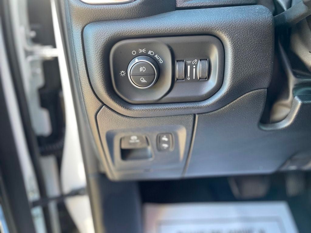Used 2023 RAM 1500 Laramie AWD/4WD image 21