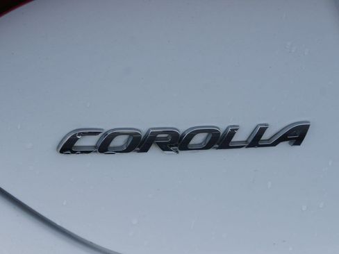 Used 2017 Toyota Corolla LE FWD image 13