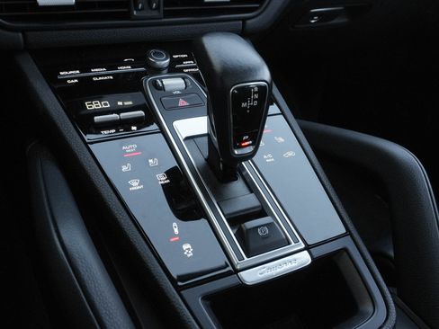 Used 2022 Porsche Cayenne Platinum Edition AWD/4WD image 26