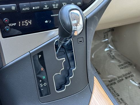 Used 2015 Lexus RX 450h FWD image 17