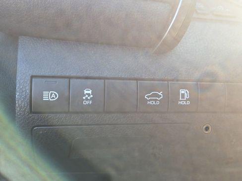 Used 2024 Toyota Camry SE image 15