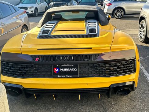 Used 2020 Audi R8 V10 w/ Carbon Exterior Package image 6