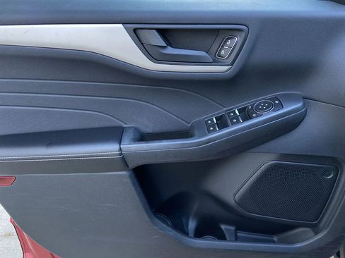 Used 2022 Ford Escape SE image 10