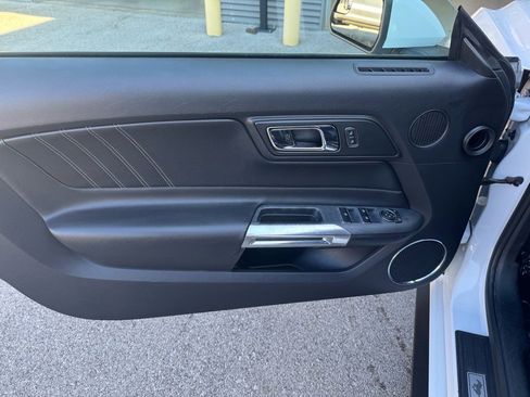 Used 2016 Ford Mustang Premium image 24