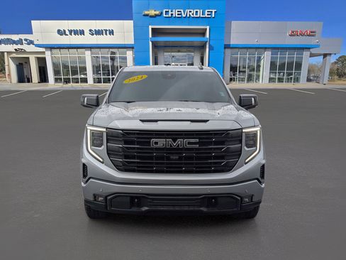 Used 2024 GMC Sierra 1500 Elevation w/ Elevation Premium Package AWD/4WD image 2