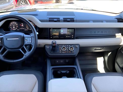 Used 2024 Land Rover Defender 110 X-Dynamic SE image 15