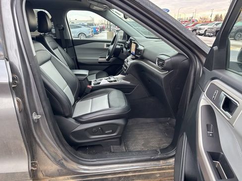 Used 2023 Ford Explorer XLT w/ Equipment Group 202A image 10
