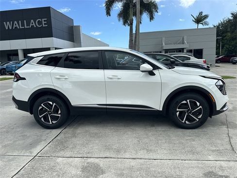 Used 2023 Kia Sportage LX image 5