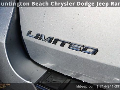 Used 2023 Ford Explorer Limited image 6