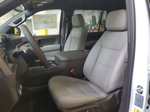 New 2026 Chevrolet Suburban LS image 17