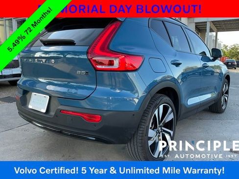 Certified 2025 Volvo XC40 B5 Ultra AWD/4WD image 11