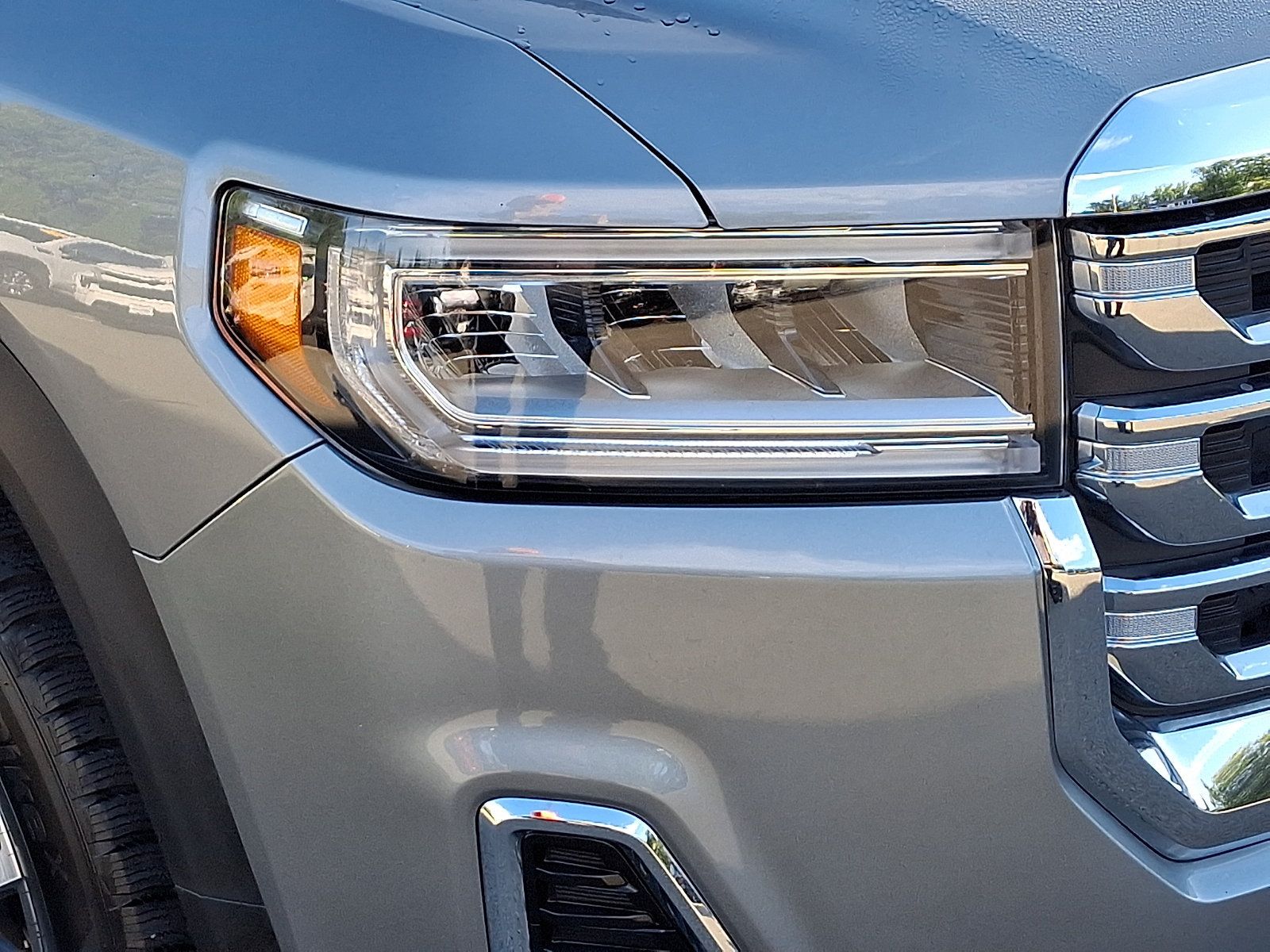 Certified 2023 GMC Acadia SLT w/ Preferred Package AWD/4WD image 9