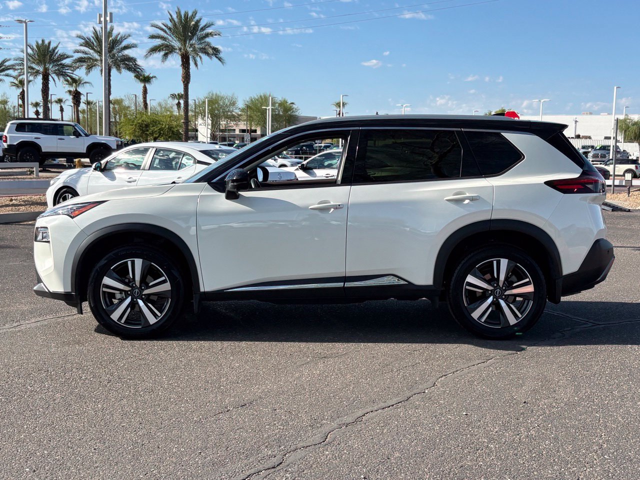 Certified 2023 Nissan Rogue SL FWD image 3