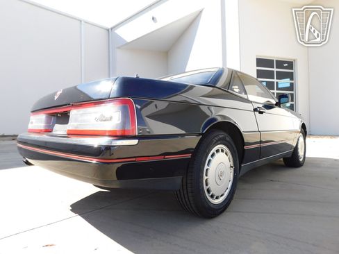 Used 1989 Cadillac Allante image 24