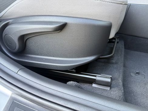 Used 2019 Hyundai Elantra SE image 26