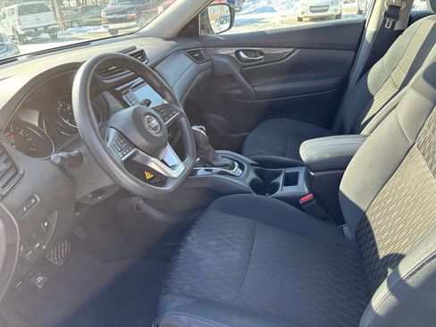 Used 2018 Nissan Rogue S image 4