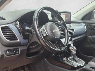 Used 2022 Kia Seltos S FWD video 2