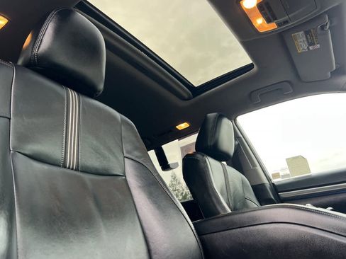 Used 2017 Toyota Highlander SE image 21