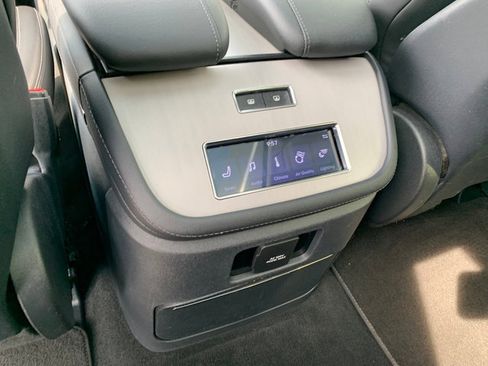 Certified 2025 Lincoln Navigator Reserve AWD/4WD image 20