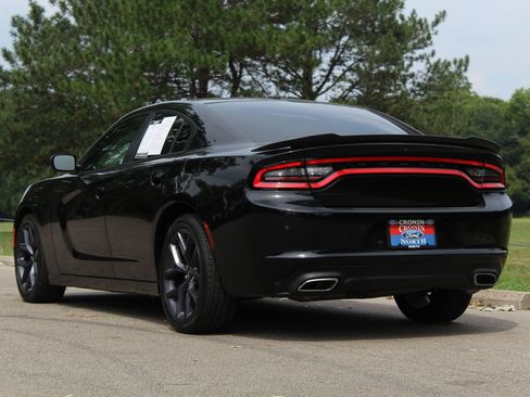Used 2020 Dodge Charger SXT w/ Blacktop Package RWD image 5