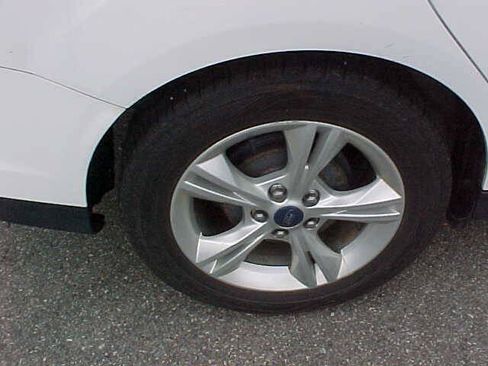 Used 2013 Ford Focus SE FWD image 36