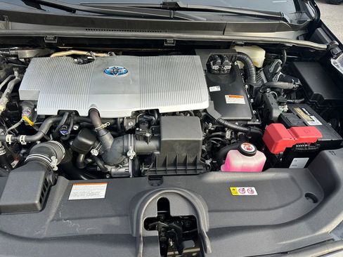 Used 2022 Toyota Prius LE image 20