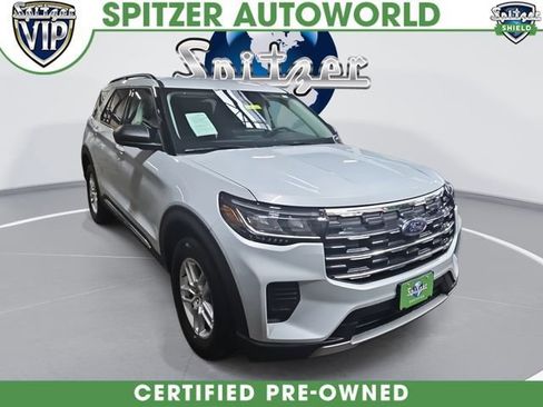 Used 2025 Ford Explorer Active AWD/4WD image 1