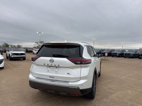 Certified 2024 Nissan Rogue SL w/ SL Premium Package image 20
