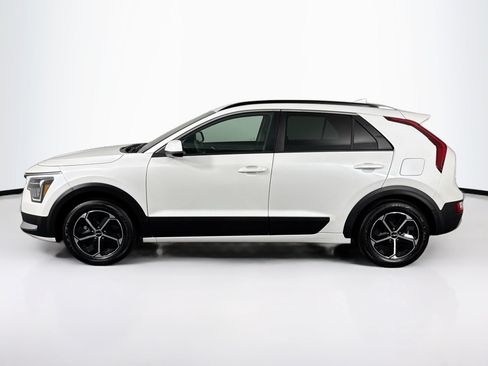 Used 2023 Kia Niro LX FWD image 7